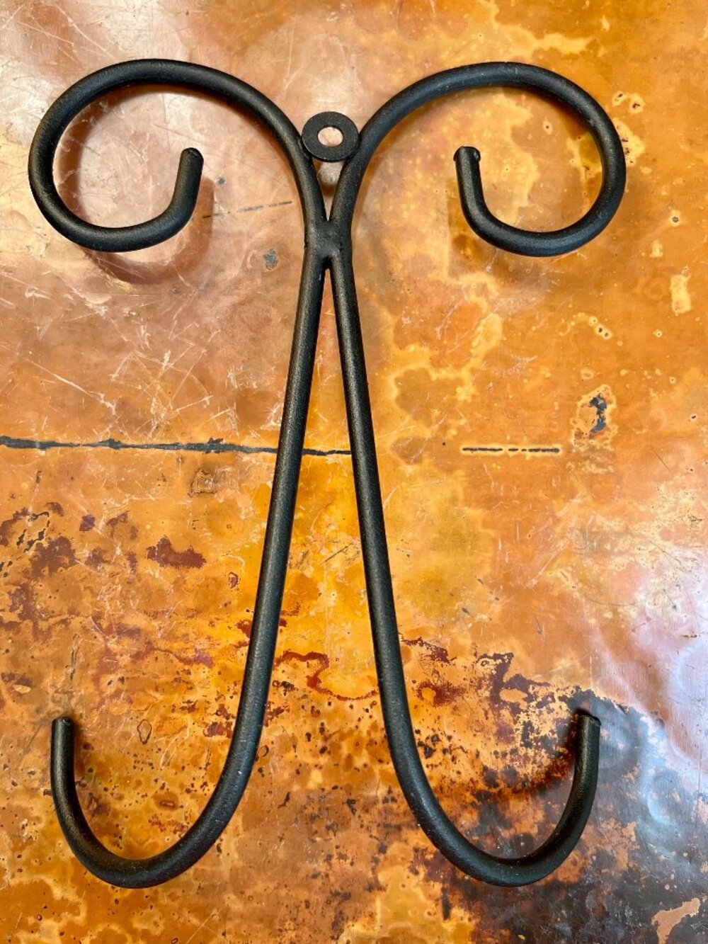 Discontinued Southern Living at Home Happy Hanger (1)